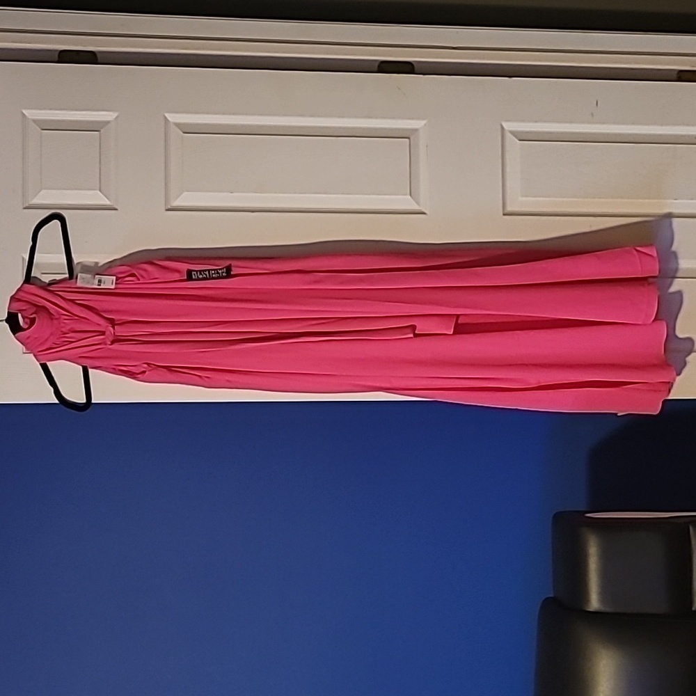 Gorgeous hot pink dress 💖